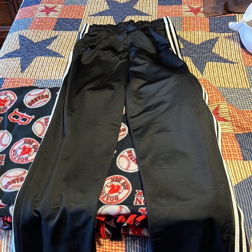 Men’s Adidas sweatpants